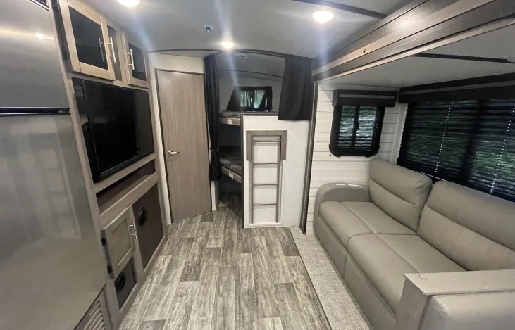 rv rental lake tawakoni living area